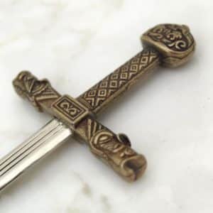 Kaarle Suuren miekka –kirjeenavaaja