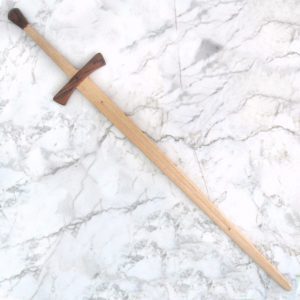 Puinen kahden/puolentoista käden miekka