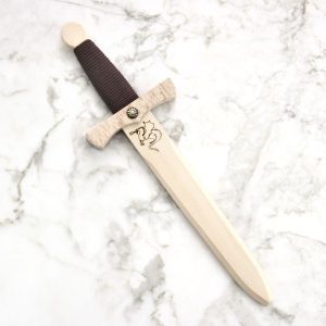 Puinen lohikäärmetikari