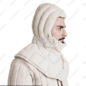 Erityispaksu suojahuppu buhurttiin