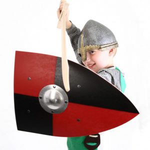 Lasten ritarikilpi metallikupuralla