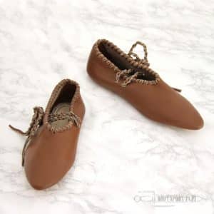 Kevyt 1200–1300-luvun kenkä