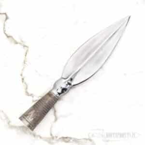 Lyhytteräinen viikinkiajan keihäänkärki koristeellisella putkella