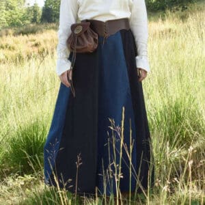 Keskiaikainen leveähelmainen puolihame