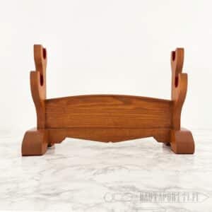 Pöytäteline kahdelle miekalle, luonnollinen tammipinta