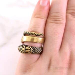 Roomalaissormus "Käärme"