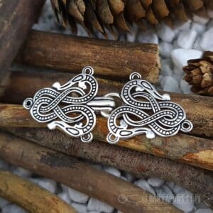 Viikinkiajan vaatehakanen "Maailmankäärme"